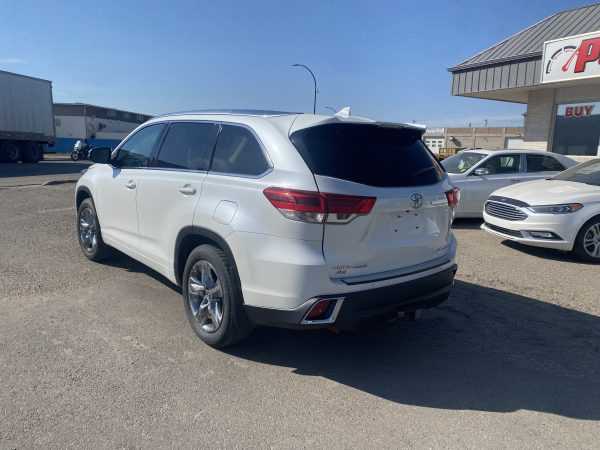 2018 Toyota Highlander Limited - Image 4