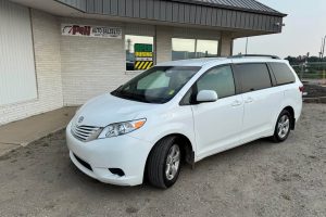 2017 Toyota Sienna LE