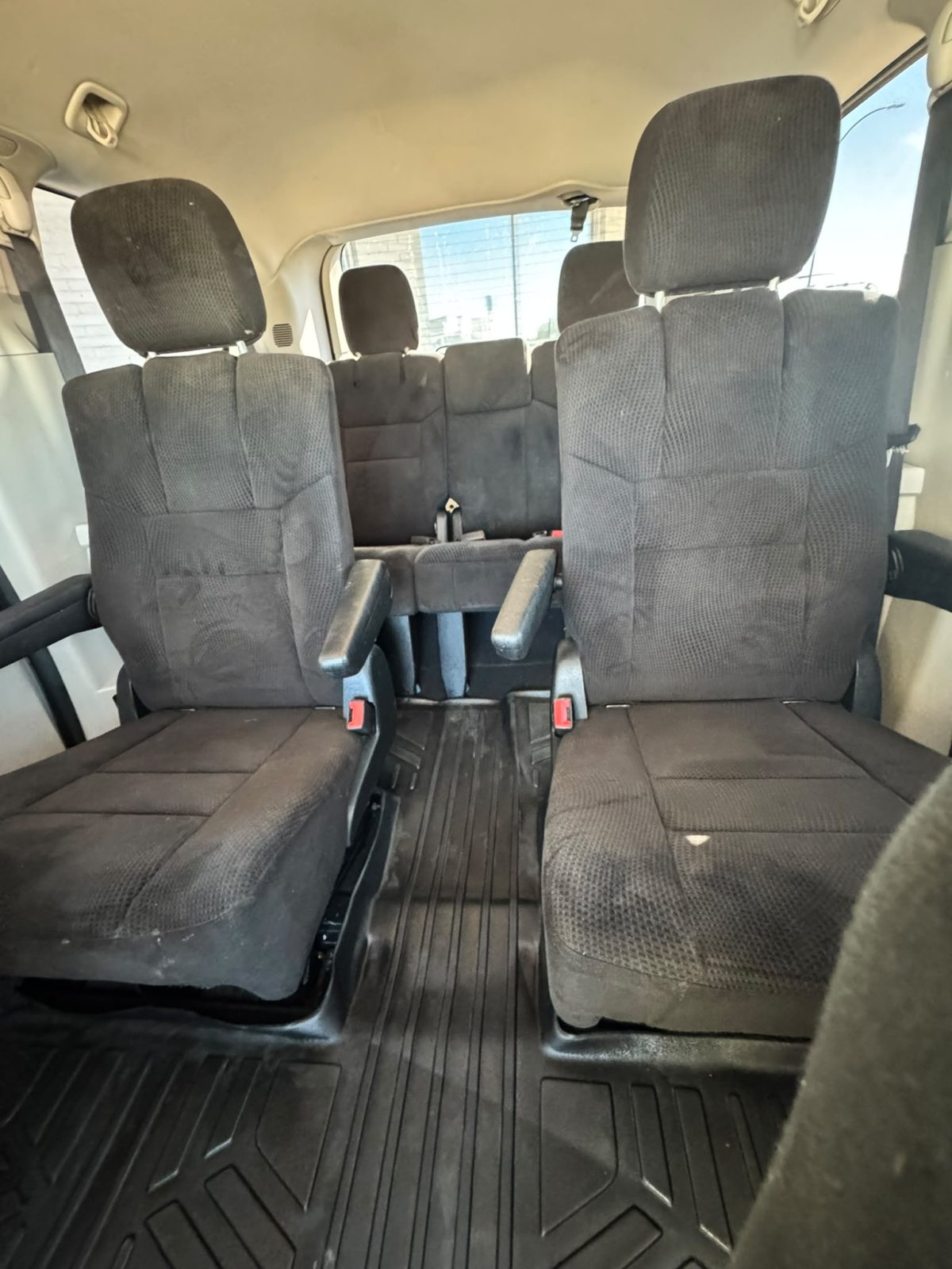 2017 Dodge Grand Caravan - Image 15