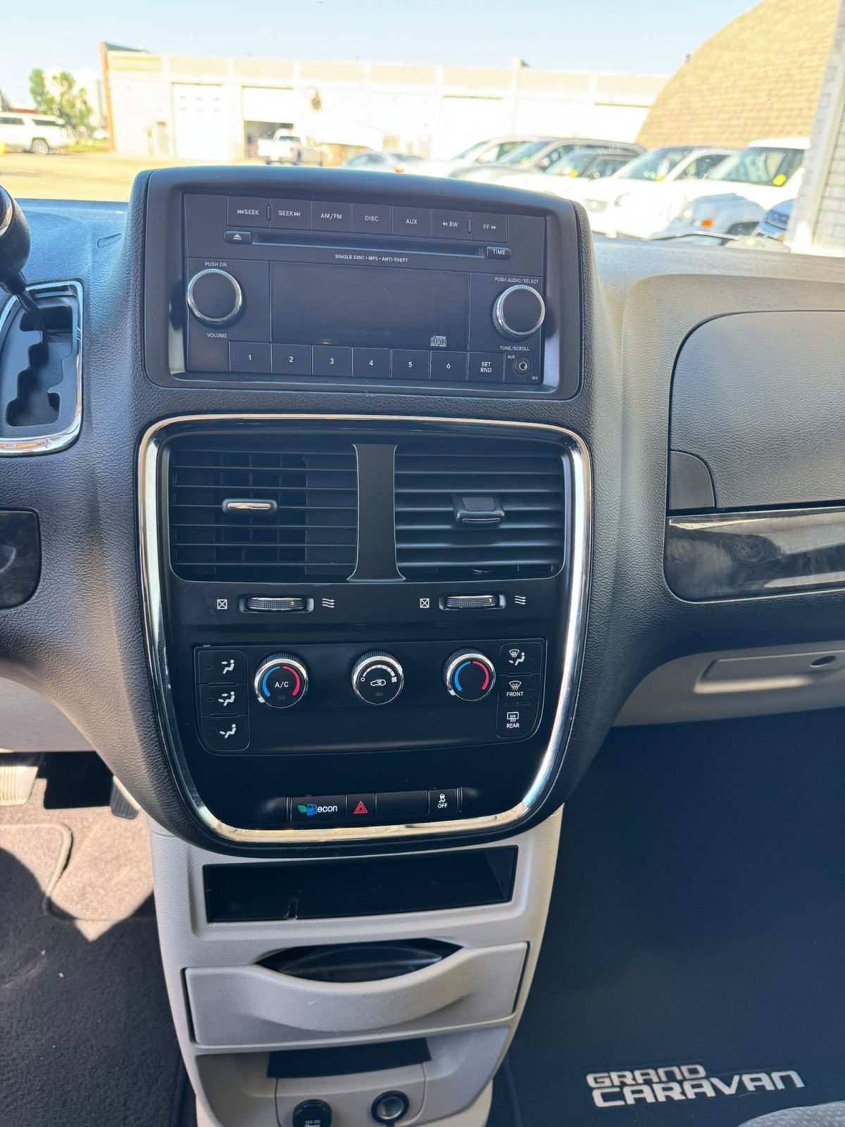 2017 Dodge Grand Caravan - Image 13
