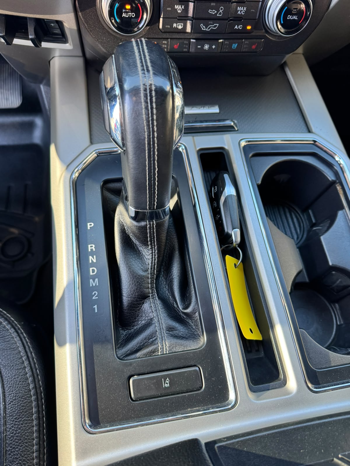 2018 VW Tiguan 4 Motion - Image 14