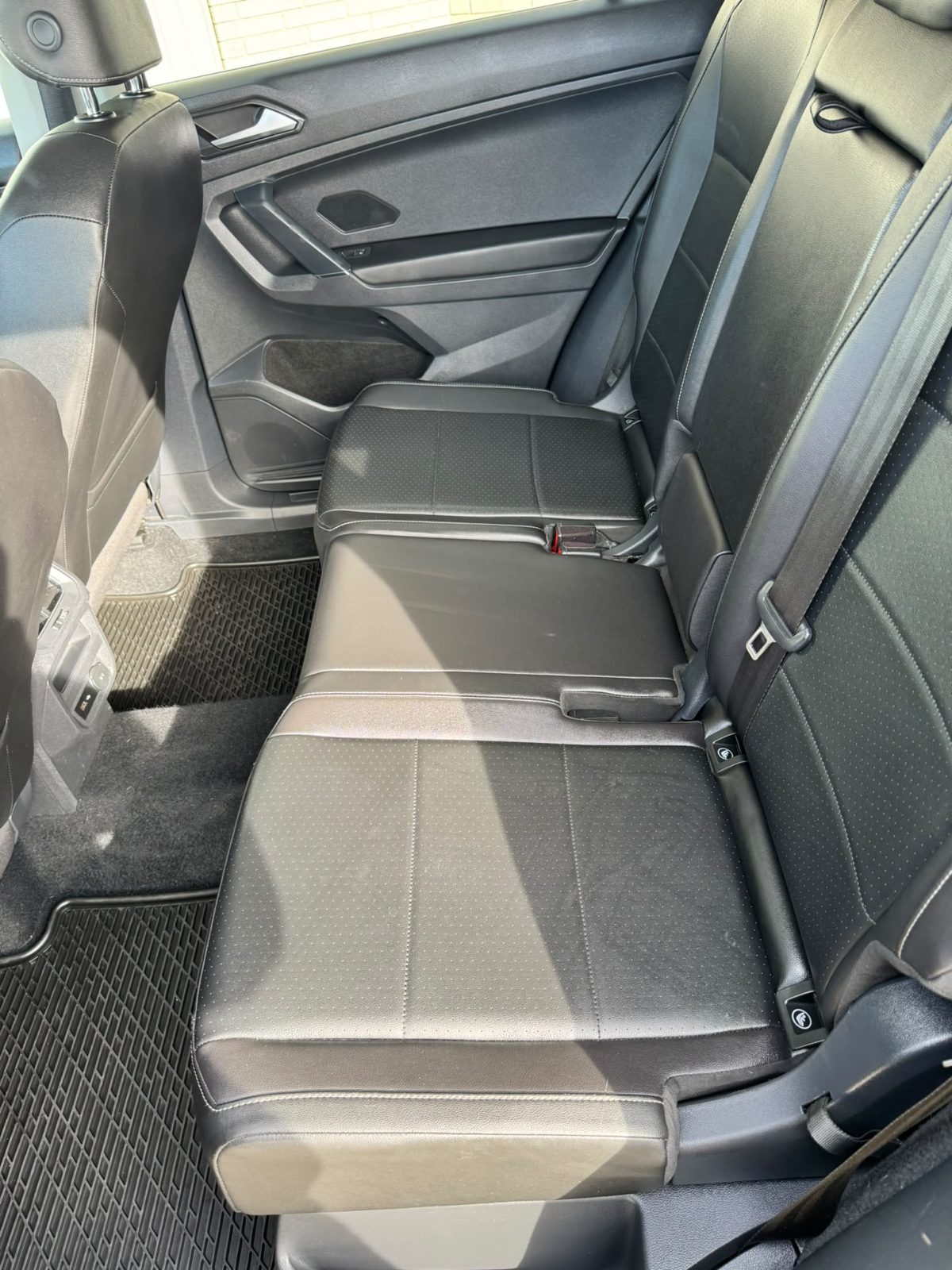 2018 VW Tiguan 4 Motion - Image 15