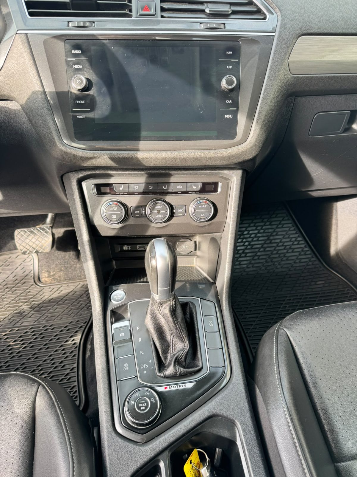 2018 VW Tiguan 4 Motion - Image 12
