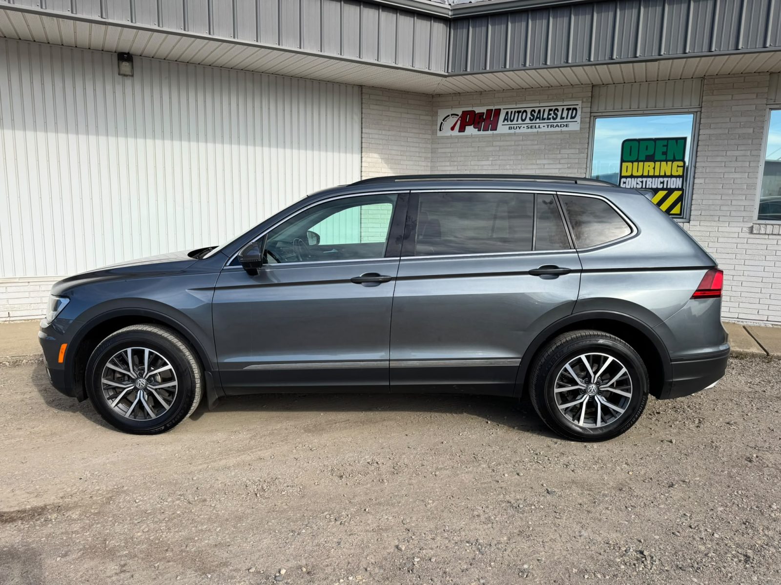 2018 VW Tiguan 4 Motion - Image 2