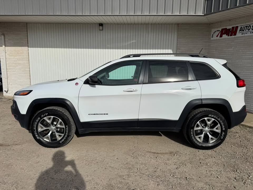 2014 Jeep Cherokee Trailhawk - Image 2