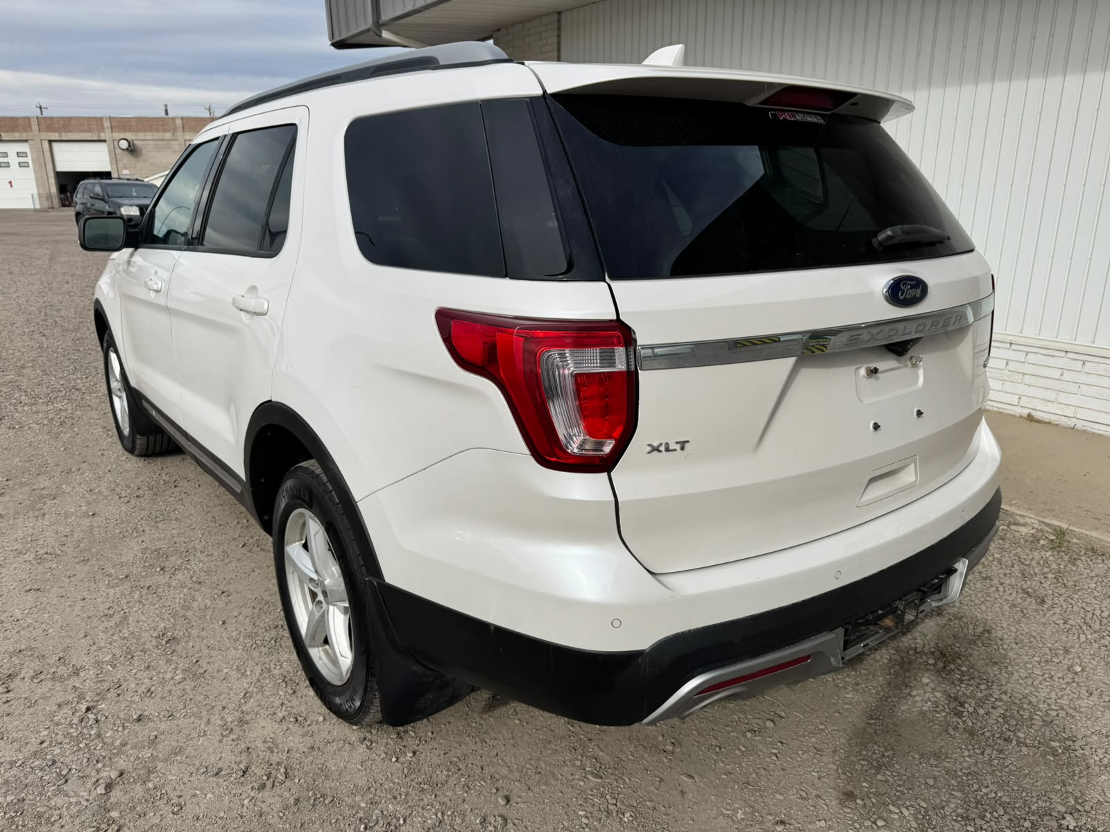 2016 Ford Explorer XLT - Image 3