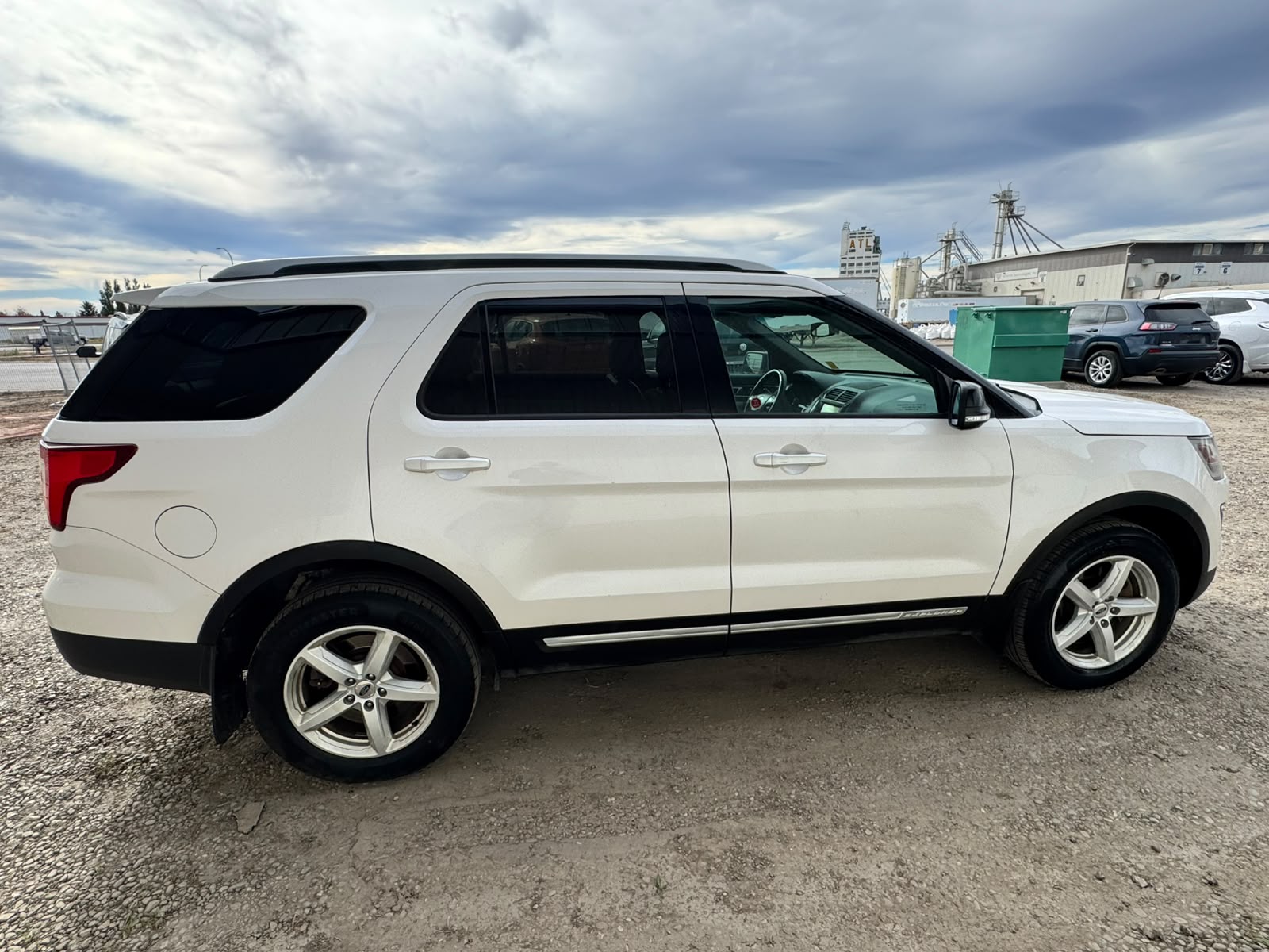 2016 Ford Explorer XLT - Image 7