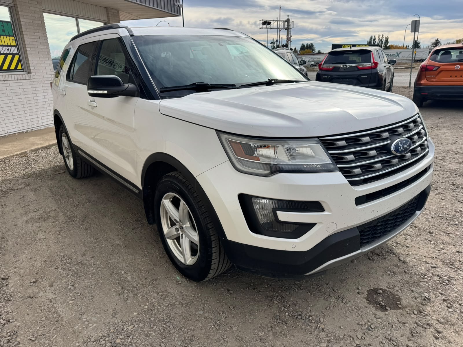 2016 Ford Explorer XLT - Image 8