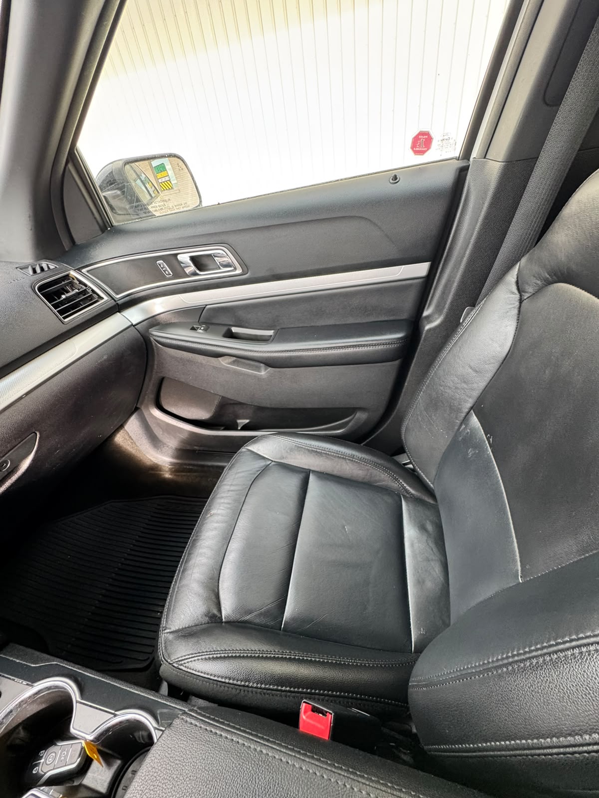2016 Ford Explorer XLT - Image 16