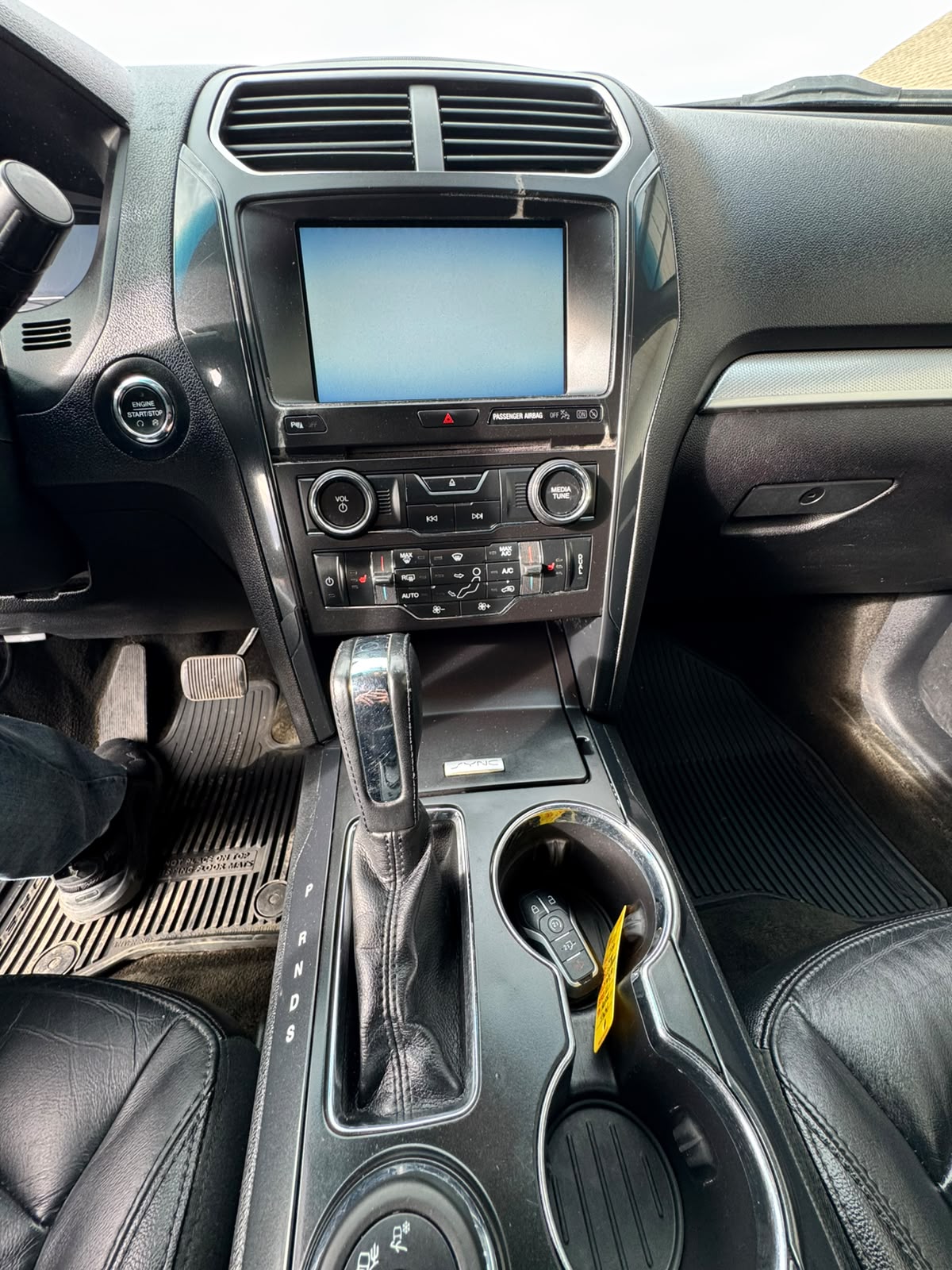2016 Ford Explorer XLT - Image 15