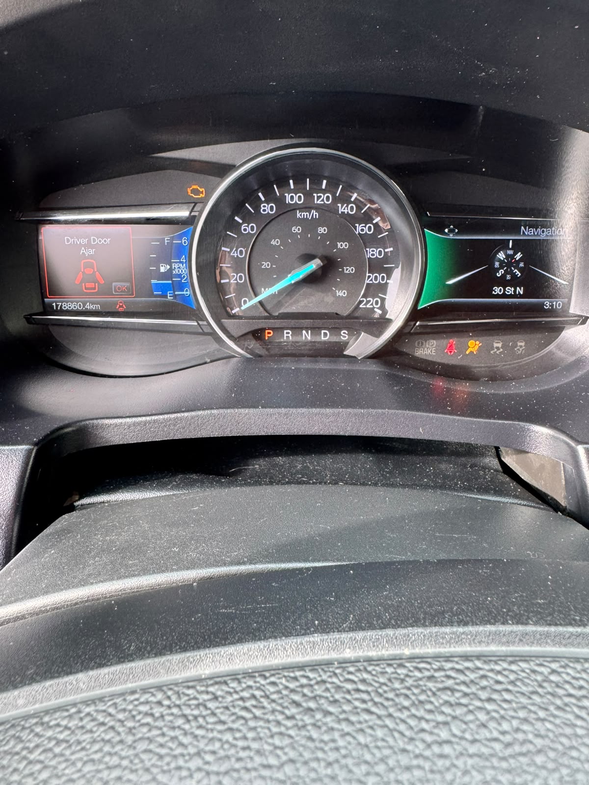2016 Ford Explorer XLT - Image 14