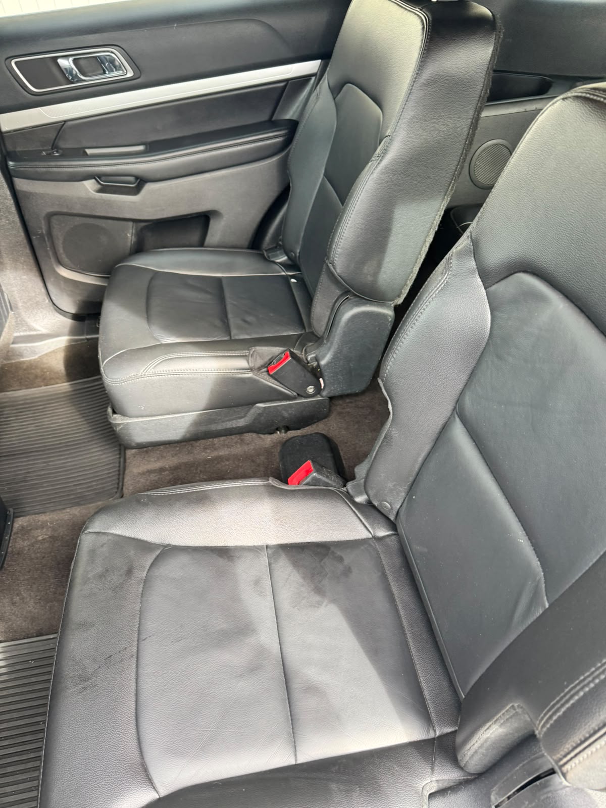 2016 Ford Explorer XLT - Image 17