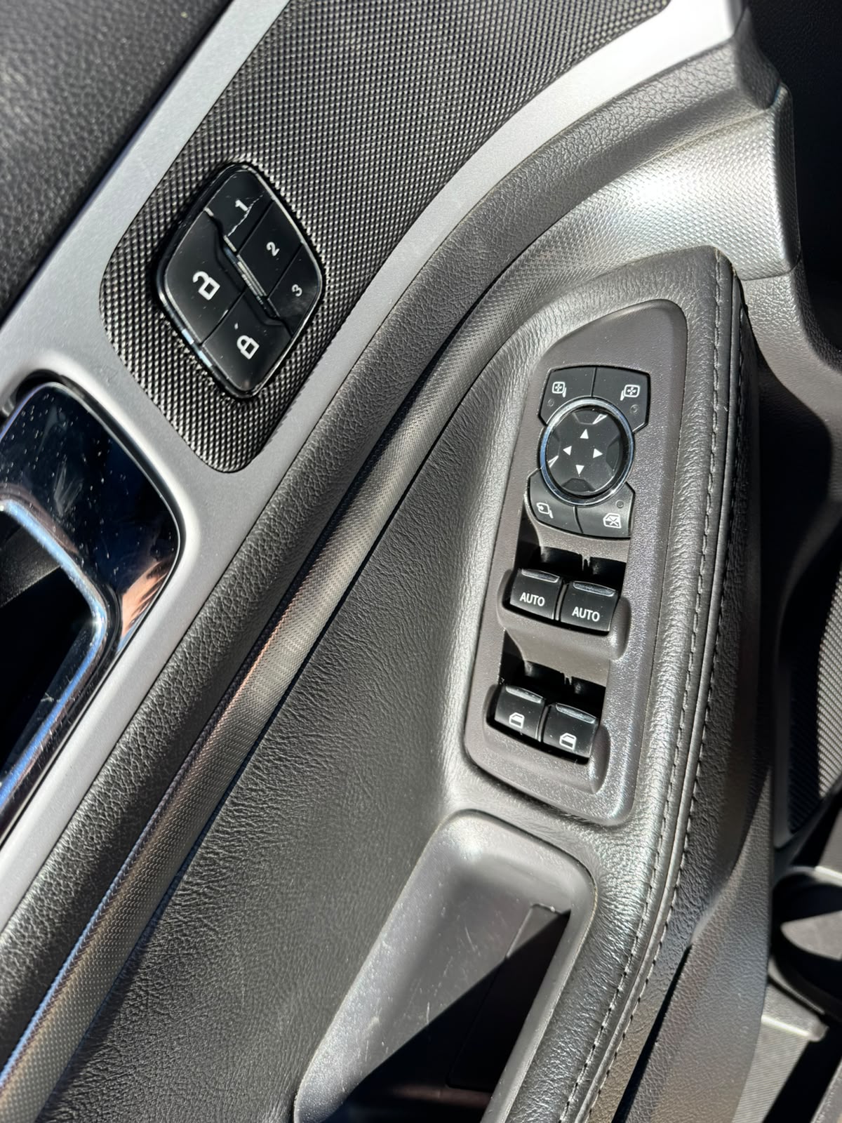 2013 Ford Explorer Sport - Image 14