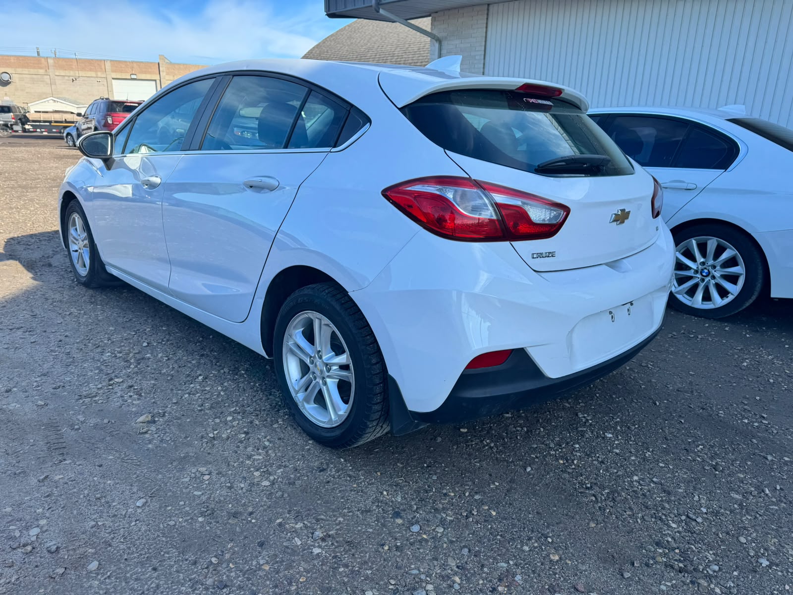 2018 Chevrolet Cruze - Image 3