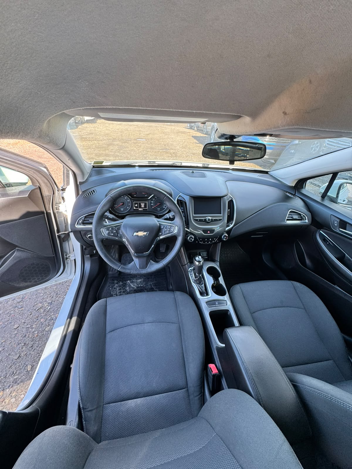 2018 Chevrolet Cruze - Image 11