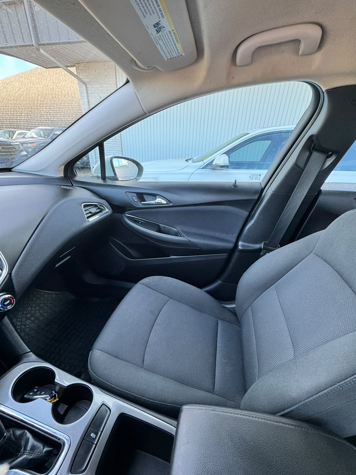 2018 Chevrolet Cruze - Image 14