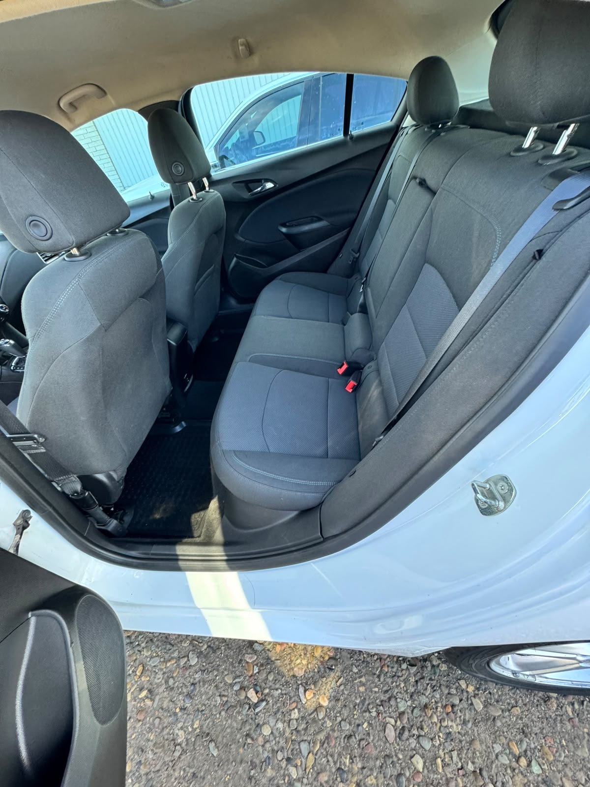 2018 Chevrolet Cruze - Image 15