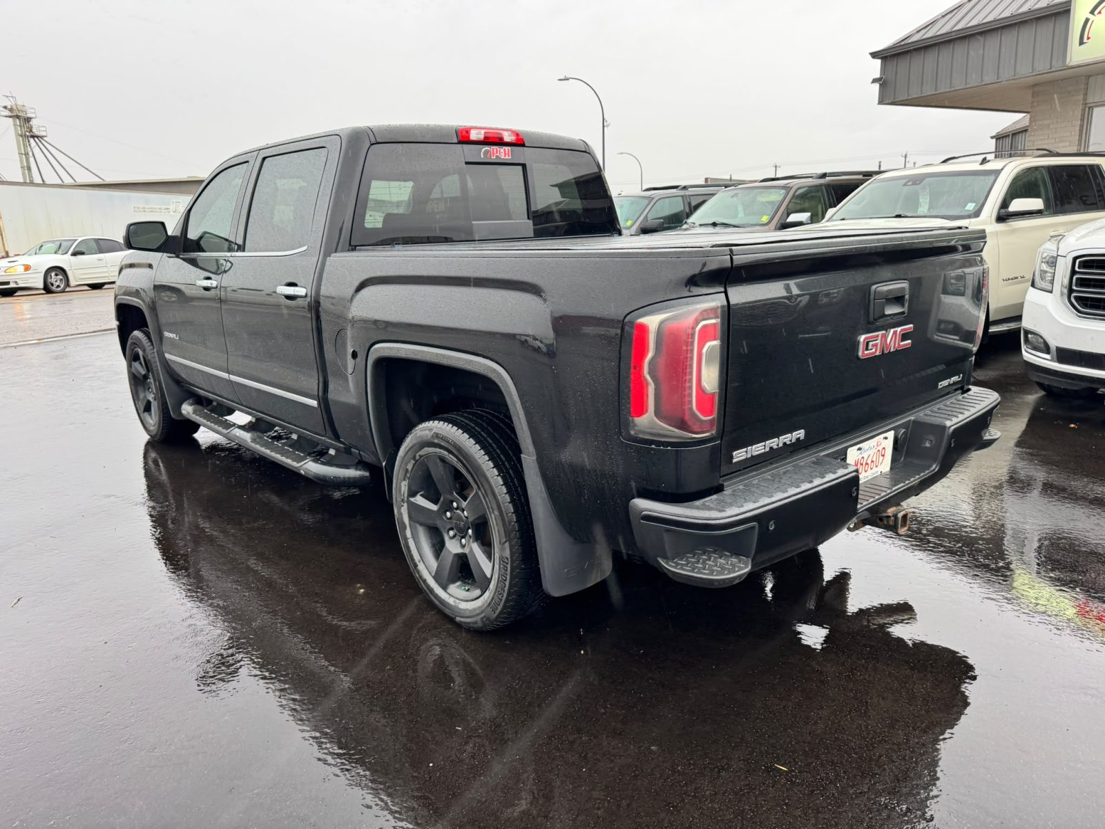 2017 GMC Sierra Denali - Image 3