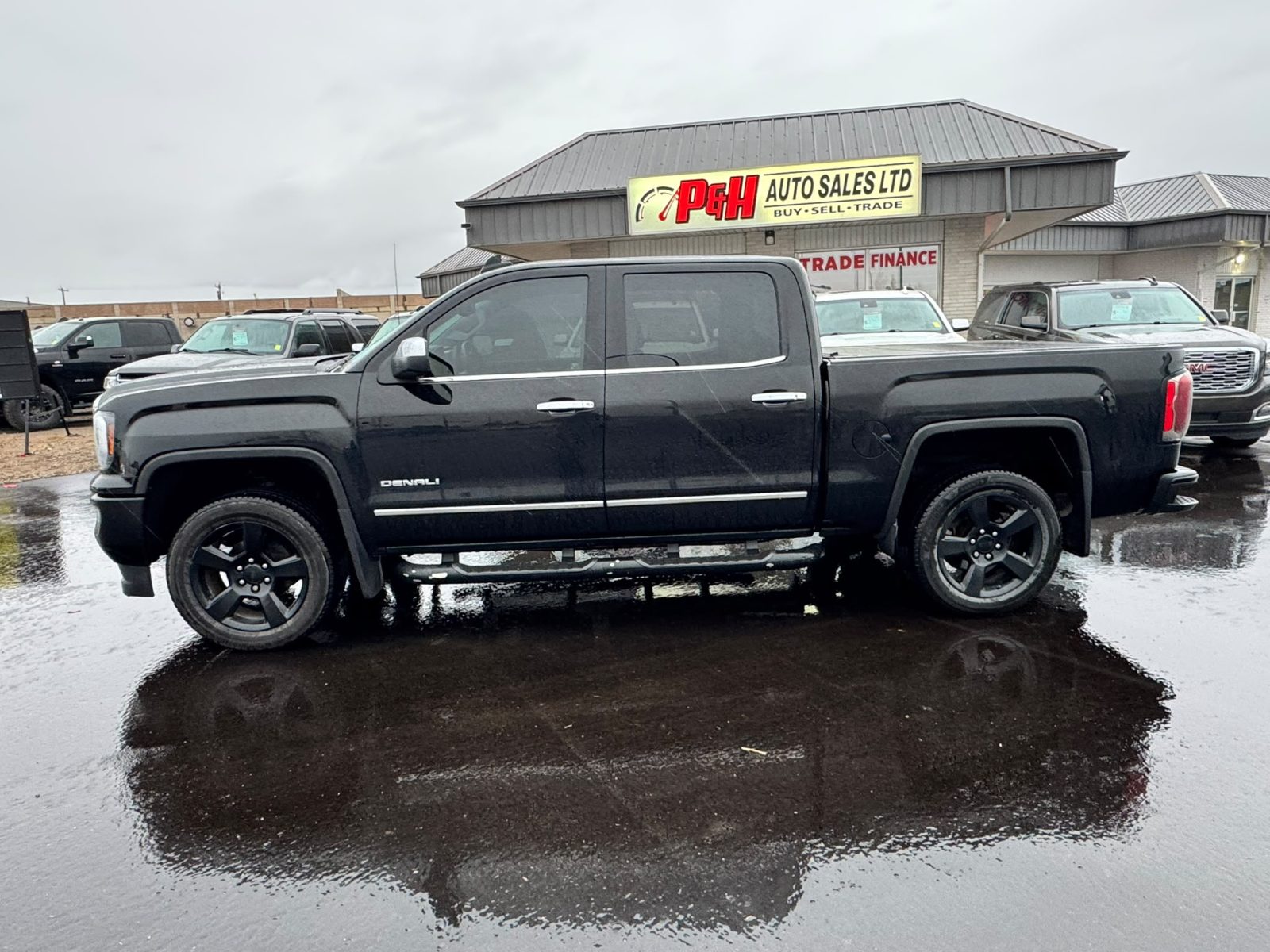 2017 GMC Sierra Denali - Image 2